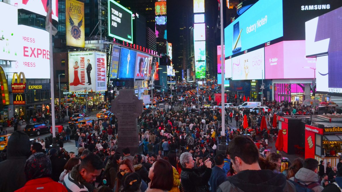 New York and Washington DC travel photo in front of the White House in Washington DC