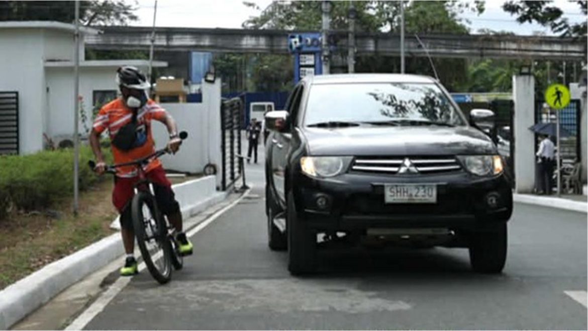 MMDA General Manager Nicolas Torre III preparing his cycling gear before the Bike to Work ride.