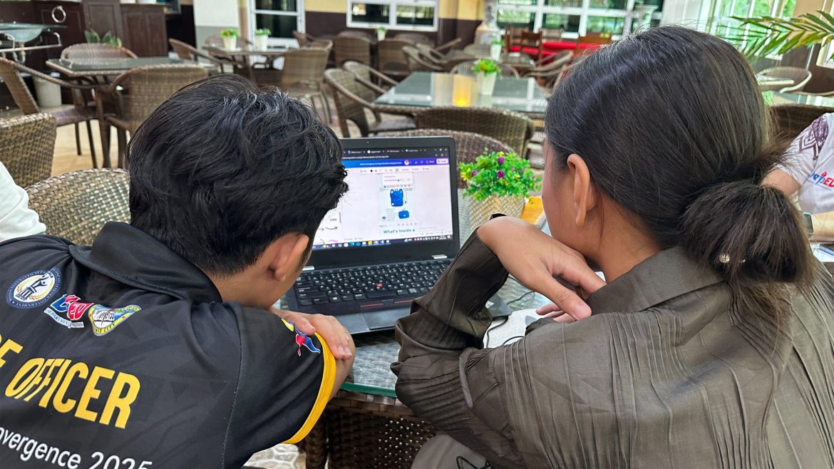 Participants create digital prototypes during the IEC materials Ozamiz City workshop sessions.